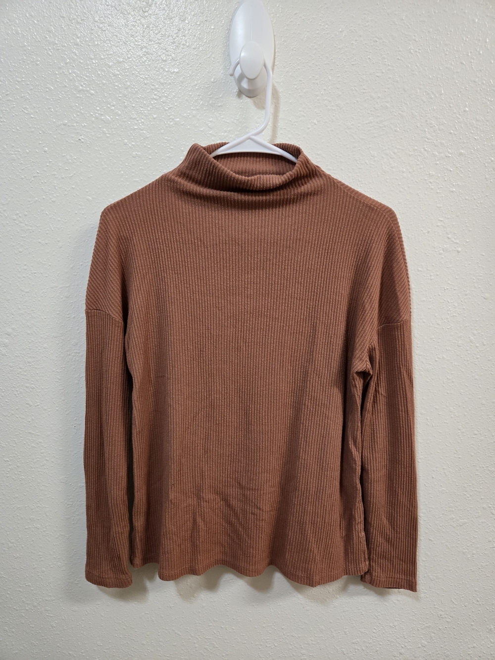 Rib-knit Mockneck in Rust